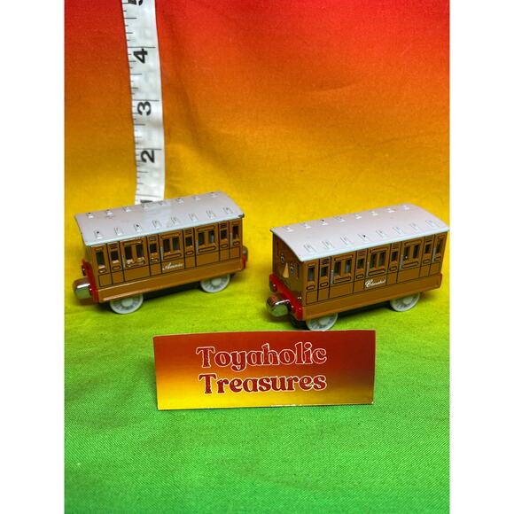 Thomas & Friends Diecast Annie & Clarabel Trains - Picture 1 of 3